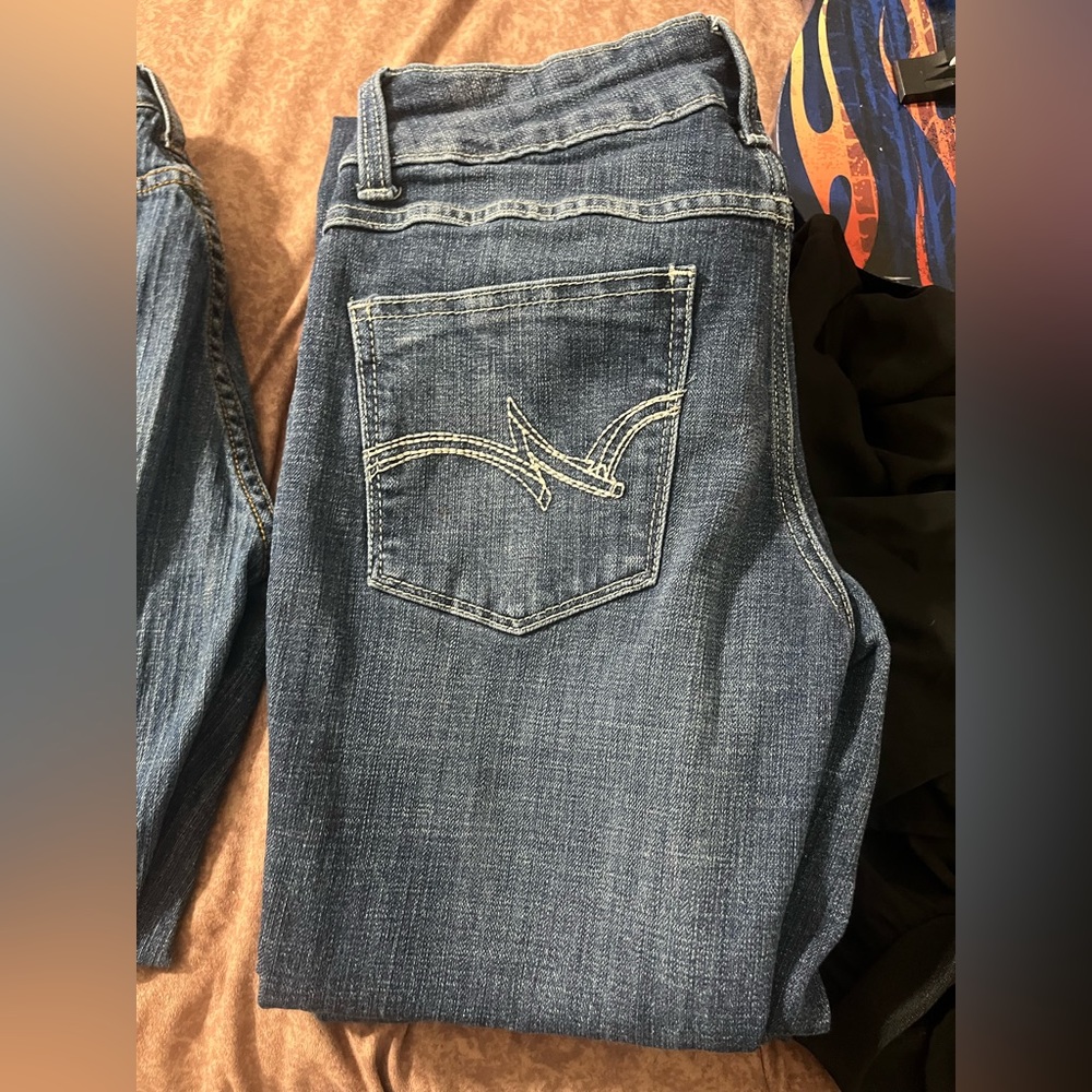 Boot cup wranglers